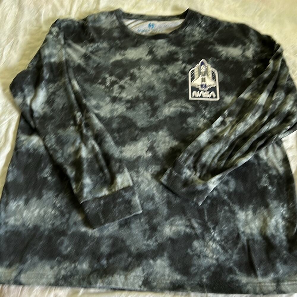 Hyper Space NASA men’s L long sleeved tee. Graphics on both sides.